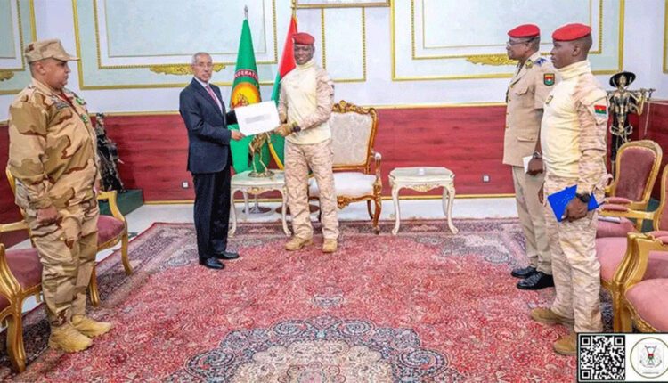 Defense Minister Delivers Message From President of Republic to President of Burkina Faso