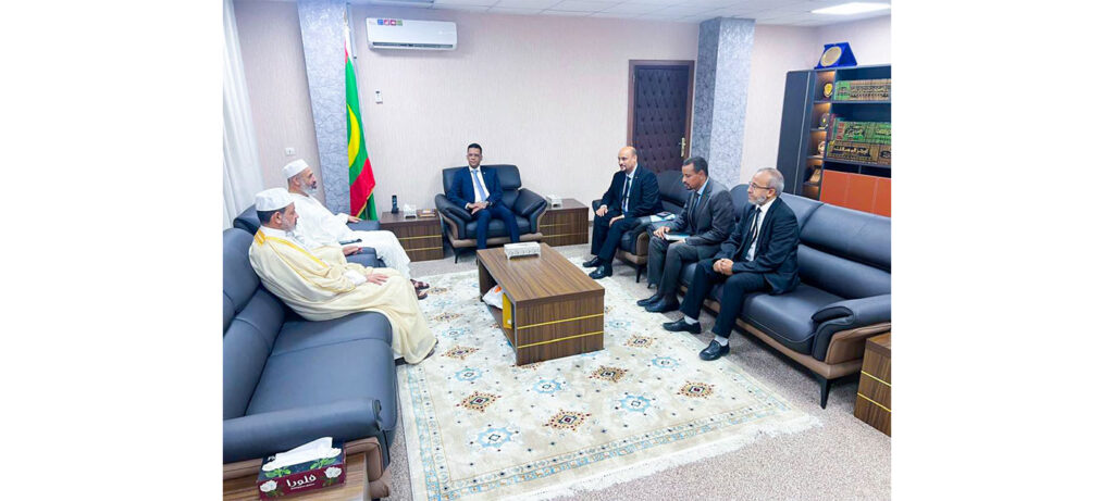 Islamic Affairs Minister Receives Palestine Scholars Association President