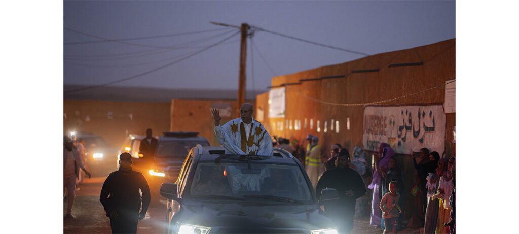 Ouadane Residents Give Popular Welcome to President of Republic