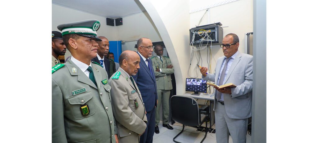 le-ministre-des-finances-effectue-une-visite-surprise-la-direction