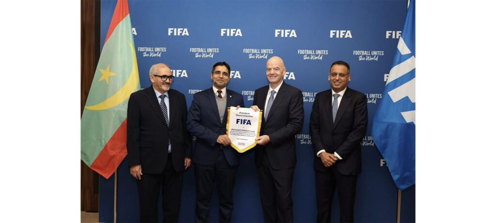 Le ministre de l'Autonomisation des jeunes rencontre le président de la FIFA à Rabat