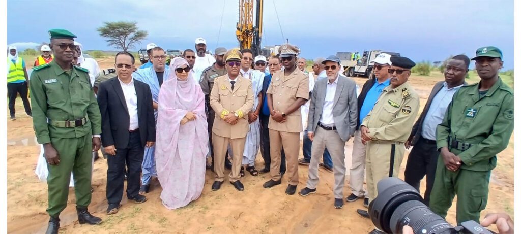 Tintane : la ministre de l’Hydraulique supervise le lancement d’une opération d’exploration des eaux souterraines profondes